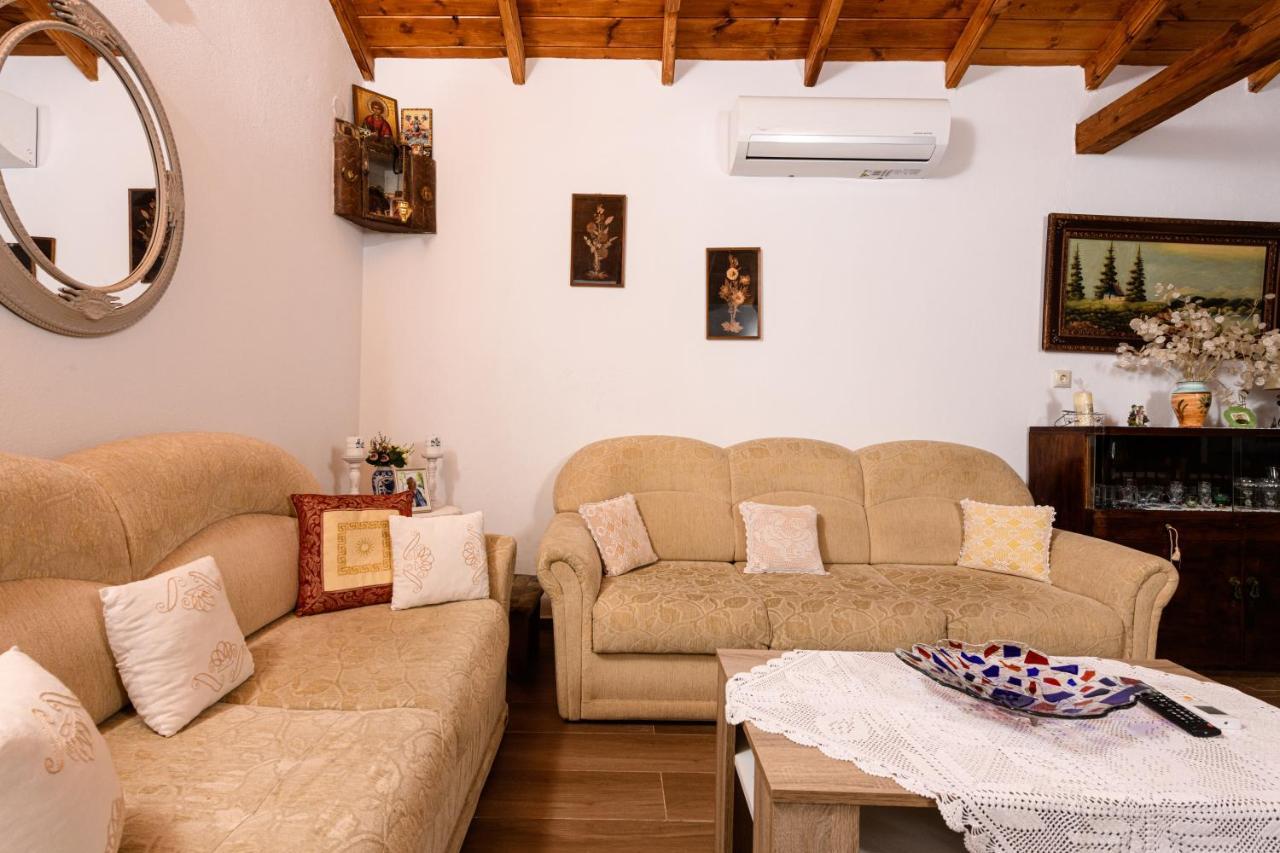 Villa Suzana Mikros Prinos Exterior foto