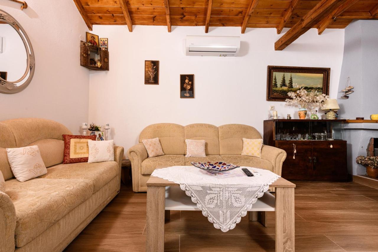 Villa Suzana Mikros Prinos Exterior foto